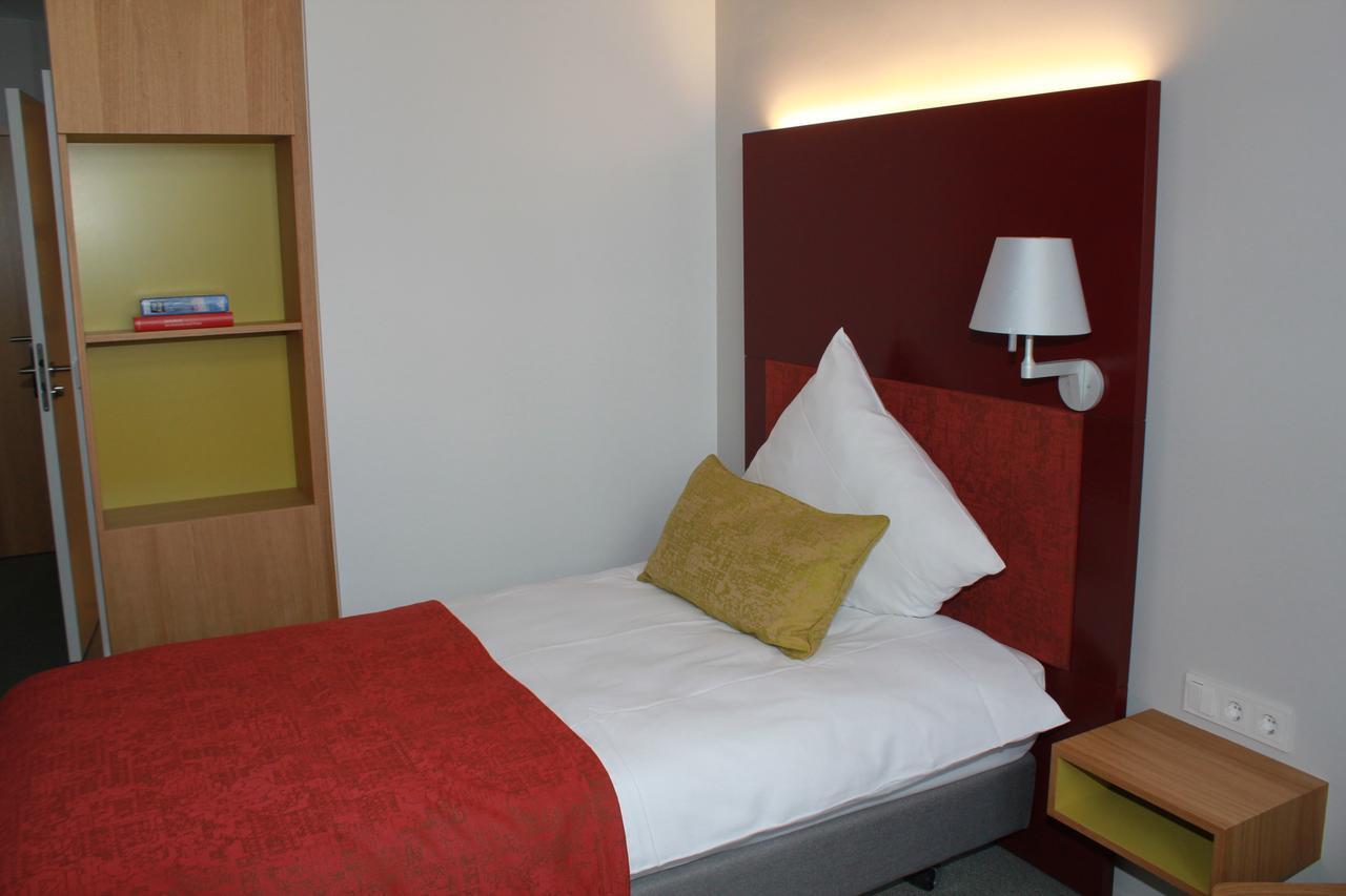 Katholisch-Soziales Institut Hotel Зигбург Екстериор снимка